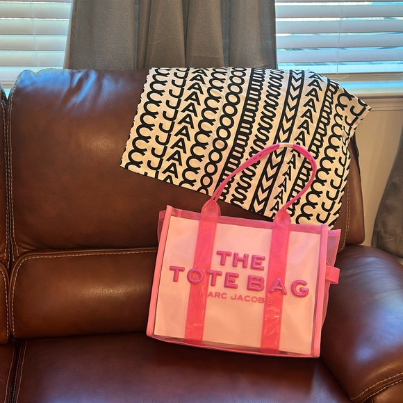 Authentic Marc Jacob’s Candy Pink Mesh Large Tote w/Dust Bag - Picture 8 of 8